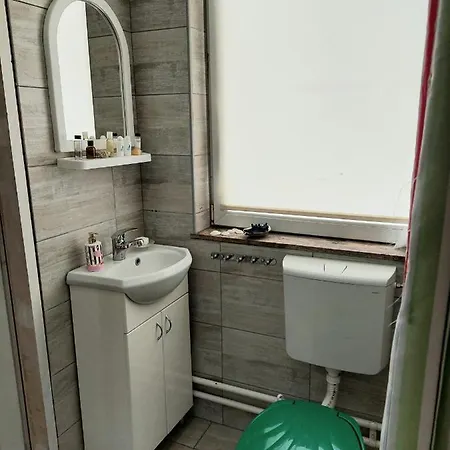 In The Downtown - Walking Distance Attractions Apartment *