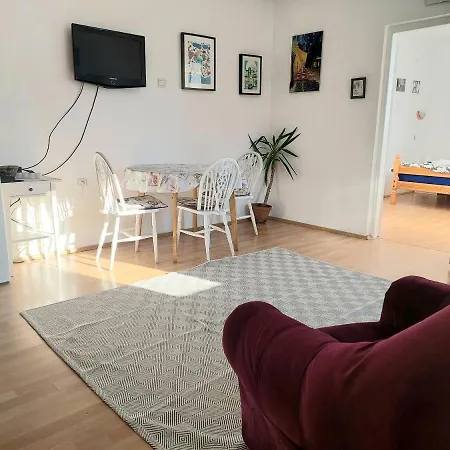 Apartament In The Downtown - Walking Distance Attractions